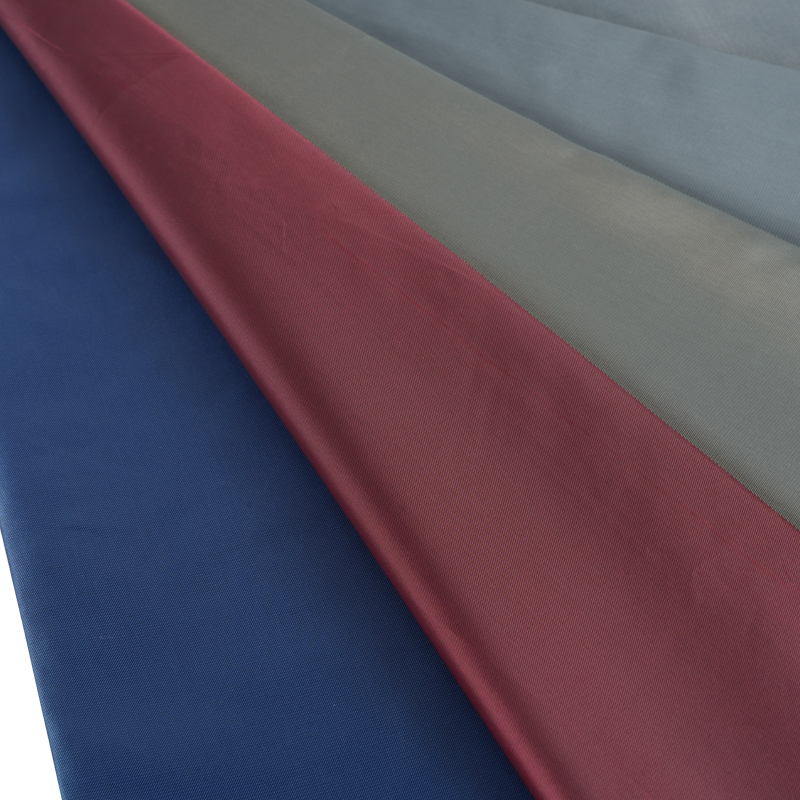 Țesătură twillă fină 100% poli cationică