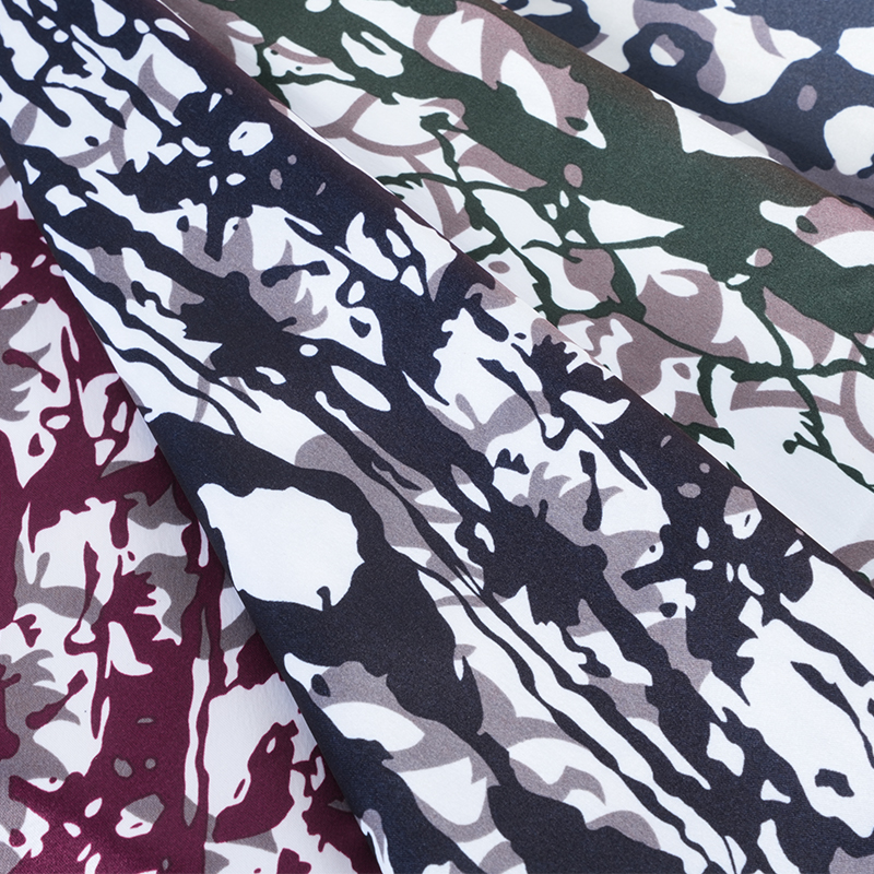 50/75 Țesătură cu imprimeu Graffiti din satin mat